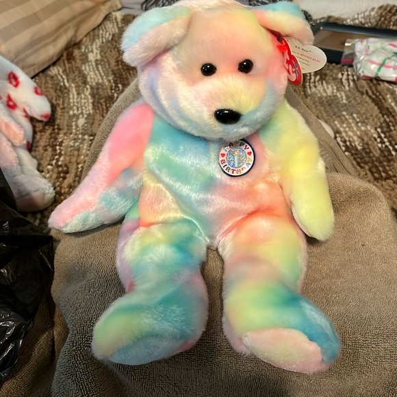 Ty Other - Ty Beanie Buddy BB Bear the birthday bear makes for a great gift pastel colors
